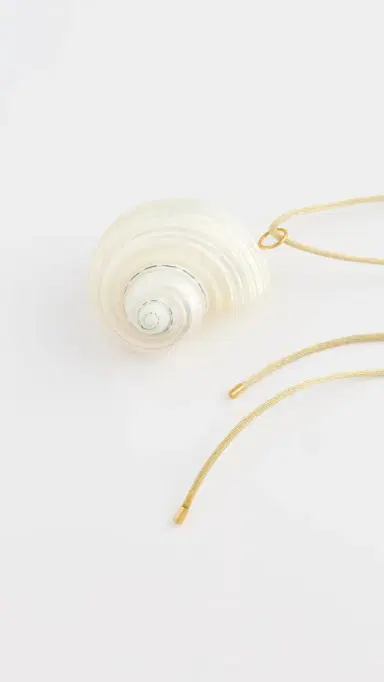 ANNI LU Shell On A String Necklace Vanilla | Thumbnail 4 ANNI LU Shell On A String Necklace Vanilla | Thumbnail 4