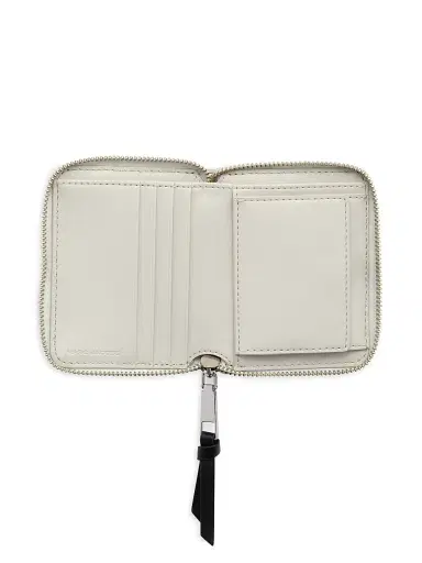 Marc Jacobs Women's The Daisy Mini Distressed Denim Compact Wallet - Light Wash | Thumbnail 2 Marc Jacobs Women's The Daisy Mini Distressed Denim Compact Wallet - Light Wash | Thumbnail 2