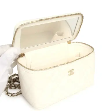 Chanel Chanel Small Vanity Case White Caviar Light Gold Hardware | Thumbnail 10 Chanel Chanel Small Vanity Case White Caviar Light Gold Hardware | Thumbnail 10