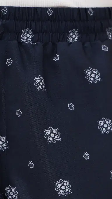 Good American The Recess Shorts Bandana | Thumbnail 6 Good American The Recess Shorts Bandana | Thumbnail 6