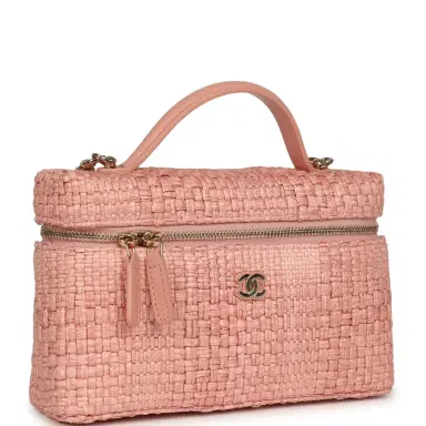 Chanel Chanel Top Handle Long Vanity Case with Chain Light Pink Braided Raffia Light Gold Hardware | Thumbnail 2 Chanel Chanel Top Handle Long Vanity Case with Chain Light Pink Braided Raffia Light Gold Hardware | Thumbnail 2