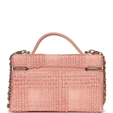 Chanel Chanel Top Handle Long Vanity Case with Chain Light Pink Braided Raffia Light Gold Hardware | Thumbnail 4 Chanel Chanel Top Handle Long Vanity Case with Chain Light Pink Braided Raffia Light Gold Hardware | Thumbnail 4