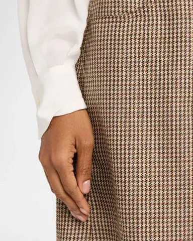Brunello Cucinelli Wool-Blend Houndstooth Bermuda Shorts | Thumbnail 5 Brunello Cucinelli Wool-Blend Houndstooth Bermuda Shorts | Thumbnail 5