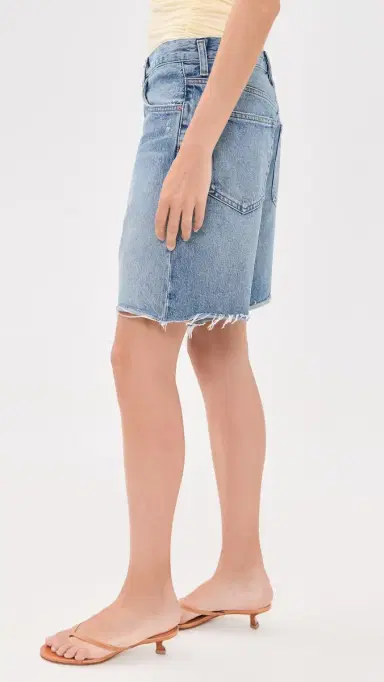AGOLDE Indra Jean Shorts: Hip Slung Baggy Journal | Thumbnail 4 AGOLDE Indra Jean Shorts: Hip Slung Baggy Journal | Thumbnail 4