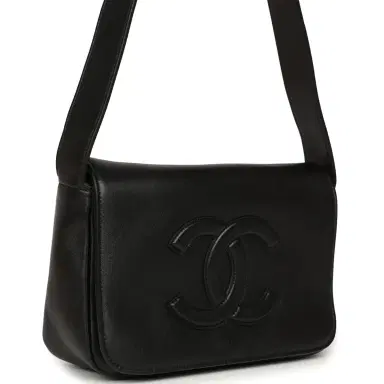 Chanel Chanel CC Messenger Bag Black Lambskin Gold Hardware | Thumbnail 2 Chanel Chanel CC Messenger Bag Black Lambskin Gold Hardware | Thumbnail 2