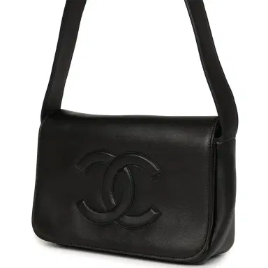 Chanel Chanel CC Messenger Bag Black Lambskin Gold Hardware | Thumbnail 5 Chanel Chanel CC Messenger Bag Black Lambskin Gold Hardware | Thumbnail 5