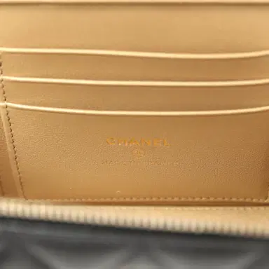 Chanel Chanel Small Pearl Crush Vanity Case Black Lambskin Brushed Gold Hardware | Thumbnail 11 Chanel Chanel Small Pearl Crush Vanity Case Black Lambskin Brushed Gold Hardware | Thumbnail 11