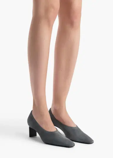 Khaite Cecilia Pump In Black Leather | Thumbnail 5 Khaite Cecilia Pump In Black Leather | Thumbnail 5