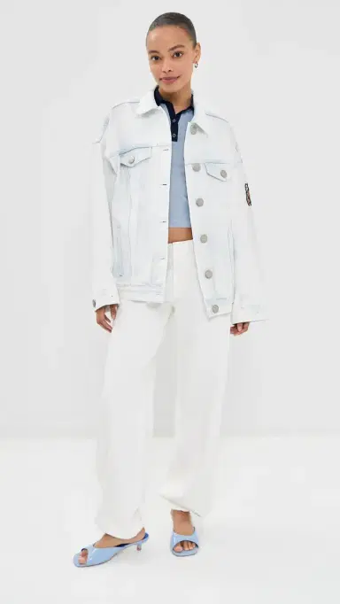 Marc Jacobs Oversized Denim Trucker Jacket Light Wash L | Thumbnail 5 Marc Jacobs Oversized Denim Trucker Jacket Light Wash L | Thumbnail 5