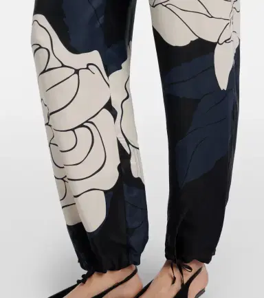 Victoria Beckham Floral twill cargo pants | Thumbnail 4 Victoria Beckham Floral twill cargo pants | Thumbnail 4