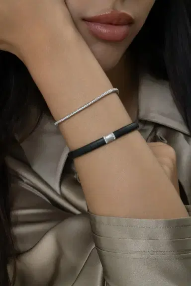 ROBERTO DEMEGLIO White Diamond Extensible Stretch Bracelet | Thumbnail 2 ROBERTO DEMEGLIO White Diamond Extensible Stretch Bracelet | Thumbnail 2
