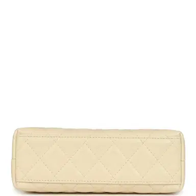 Chanel Chanel Small Kelly Shopper Light Beige Shiny Aged Calfskin Brushed Gold Hardware | Thumbnail 6 Chanel Chanel Small Kelly Shopper Light Beige Shiny Aged Calfskin Brushed Gold Hardware | Thumbnail 6