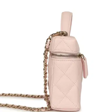 Chanel Chanel Top Handle Long Vanity Case with Chain Light Pink Shiny Caviar Light Gold Hardware | Thumbnail 3 Chanel Chanel Top Handle Long Vanity Case with Chain Light Pink Shiny Caviar Light Gold Hardware | Thumbnail 3