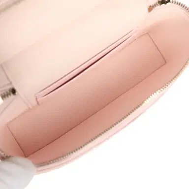 Chanel Chanel Top Handle Long Vanity Case with Chain Light Pink Shiny Caviar Light Gold Hardware | Thumbnail 8 Chanel Chanel Top Handle Long Vanity Case with Chain Light Pink Shiny Caviar Light Gold Hardware | Thumbnail 8
