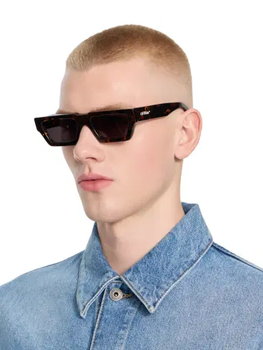 Off-White Manchester Sunglasses | Thumbnail 3 Off-White Manchester Sunglasses | Thumbnail 3