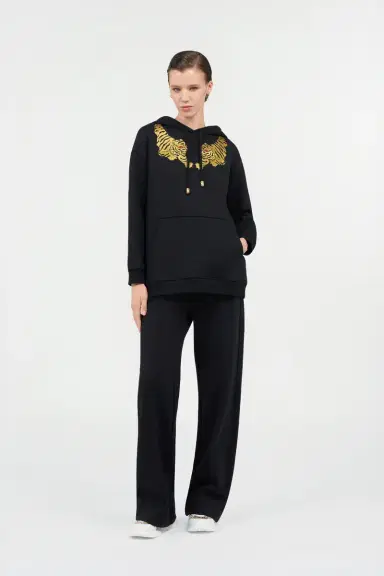 Roberto Cavalli Black Sweatshirt With Tiger Embroidery | Thumbnail 7 Roberto Cavalli Black Sweatshirt With Tiger Embroidery | Thumbnail 7