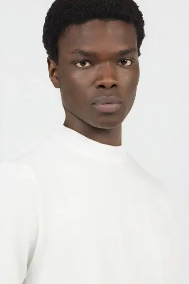 Roberto Cavalli White T-Shirt With Logo Plaque | Thumbnail 4 Roberto Cavalli White T-Shirt With Logo Plaque | Thumbnail 4