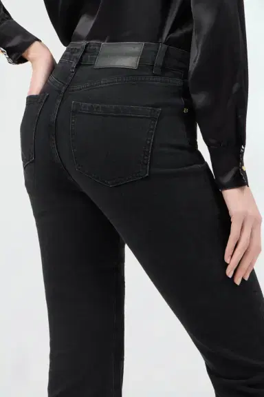 Roberto Cavalli Jeans Flared Black With Floral Embroidery | Thumbnail 5 Roberto Cavalli Jeans Flared Black With Floral Embroidery | Thumbnail 5