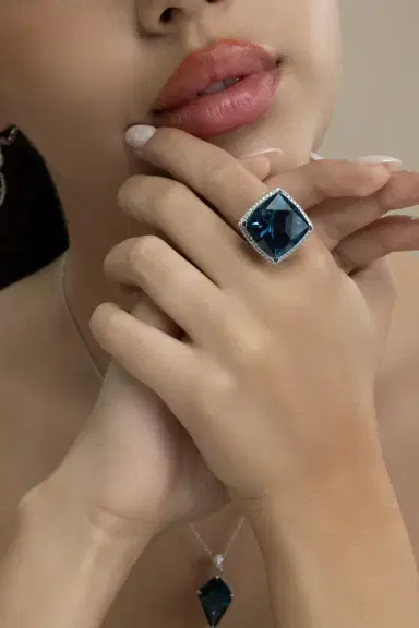 LISA NIK Diamond London Blue Topaz | Thumbnail 2 LISA NIK Diamond London Blue Topaz | Thumbnail 2