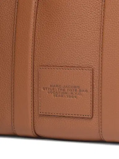 Marc Jacobs Women's The Leather Small Tote Bag - Argan Oil | Thumbnail 5 Marc Jacobs Women's The Leather Small Tote Bag - Argan Oil | Thumbnail 5