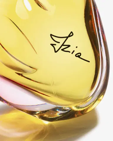 Sisley Paris Izia Eau de Parfum | Thumbnail 3 Sisley Paris Izia Eau de Parfum | Thumbnail 3