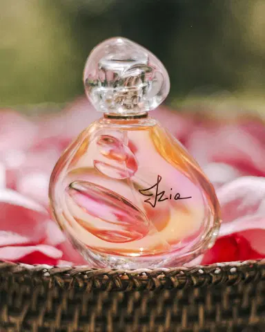 Sisley Paris Izia Eau de Parfum | Thumbnail 6 Sisley Paris Izia Eau de Parfum | Thumbnail 6