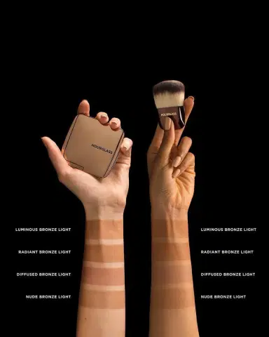 Hourglass Cosmetics Ambient Lighting Bronzer | Thumbnail 1 Hourglass Cosmetics Ambient Lighting Bronzer | Thumbnail 1
