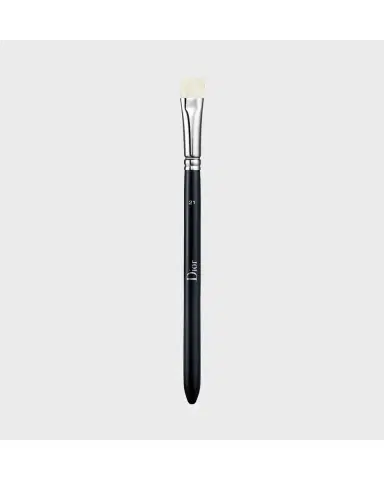 Dior Backstage Flat Eyeshadow Brush | Thumbnail 2 Dior Backstage Flat Eyeshadow Brush | Thumbnail 2
