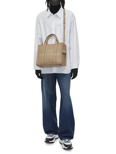 Marc Jacobs Women's Medium Leather Tote Bag - Camel | Thumbnail 2 Marc Jacobs Women's Medium Leather Tote Bag - Camel | Thumbnail 2