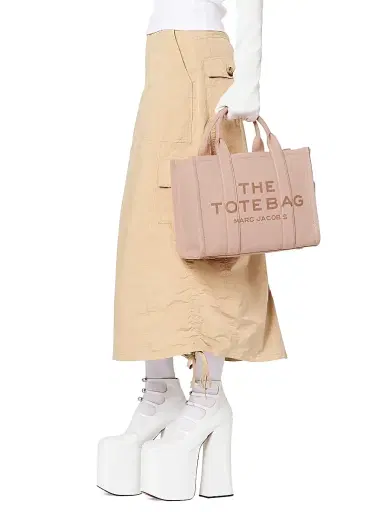 Marc Jacobs Women's Medium Leather Tote Bag - Rose | Thumbnail 2 Marc Jacobs Women's Medium Leather Tote Bag - Rose | Thumbnail 2