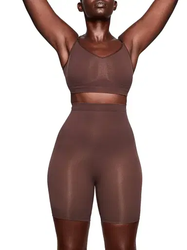 Skims Women's Seamless Sculpt Mid-Thigh Short | Thumbnail 2 Skims Women's Seamless Sculpt Mid-Thigh Short | Thumbnail 2