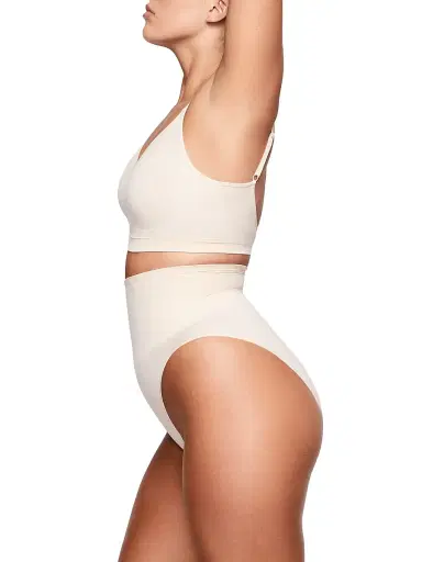 Skims Women's Seamless Sculpt Bralette | Thumbnail 4 Skims Women's Seamless Sculpt Bralette | Thumbnail 4