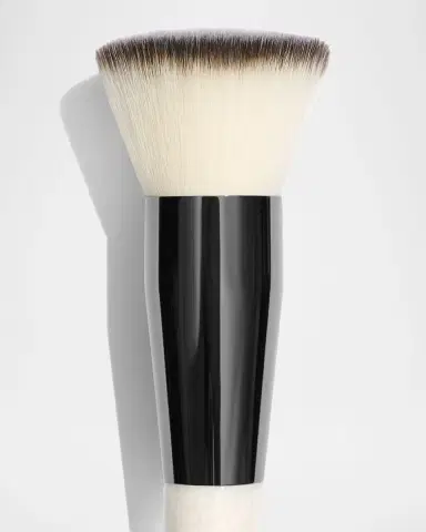Chantecaille Buff and Blur Brush | Thumbnail 2 Chantecaille Buff and Blur Brush | Thumbnail 2
