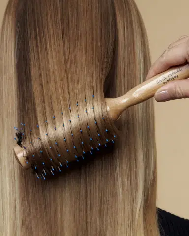 Sisley Paris The Blow-Dry Brush No. 2 | Thumbnail 3 Sisley Paris The Blow-Dry Brush No. 2 | Thumbnail 3