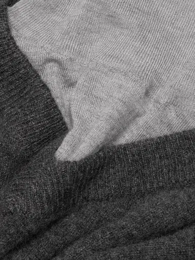 STAUD Women's Doris Cashmere V-Neck Sweater - Charcoal | Thumbnail 7 STAUD Women's Doris Cashmere V-Neck Sweater - Charcoal | Thumbnail 7
