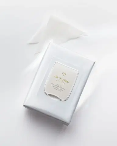 Clé de Peau Beauté Makeup Cleansing Towelettes, 50 ct. | Thumbnail 6 Clé de Peau Beauté Makeup Cleansing Towelettes, 50 ct. | Thumbnail 6