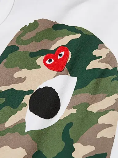 Comme des Garçons PLAY Men Camo Heart Tee | Thumbnail 7 Comme des Garçons PLAY Men Camo Heart Tee | Thumbnail 7