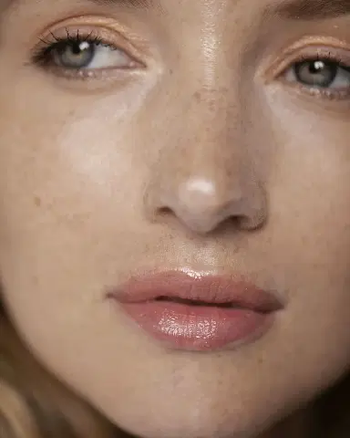 Sisley-Paris Phyto-Rouge Shine Lipstick, 13 Sheer Beverly Hills | Thumbnail 4 Sisley-Paris Phyto-Rouge Shine Lipstick, 13 Sheer Beverly Hills | Thumbnail 4