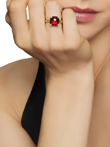 David Yurman Women's Chatelaine Ring in 18K Yellow Gold with Pavé Diamonds - Garnet | Thumbnail 7 David Yurman Women's Chatelaine Ring in 18K Yellow Gold with Pavé Diamonds - Garnet | Thumbnail 7