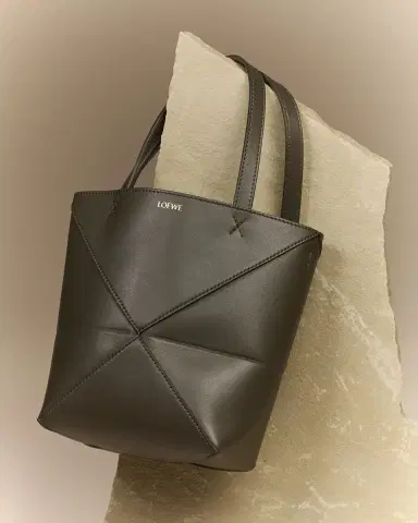 Loewe Puzzle Fold Mini Tote Bag in Shiny Leather | Thumbnail 4 Loewe Puzzle Fold Mini Tote Bag in Shiny Leather | Thumbnail 4