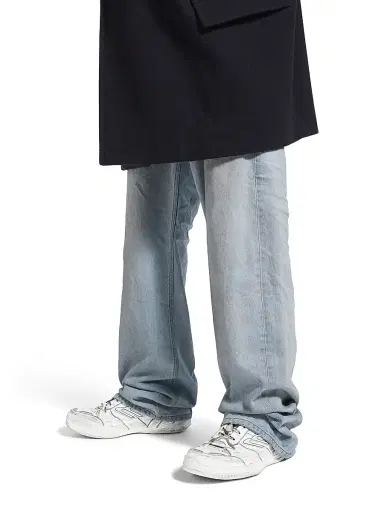Balenciaga Men's Hamptons Worn-Out Sneakers - White Dark Blue - Size 7 | Thumbnail 7 Balenciaga Men's Hamptons Worn-Out Sneakers - White Dark Blue - Size 7 | Thumbnail 7