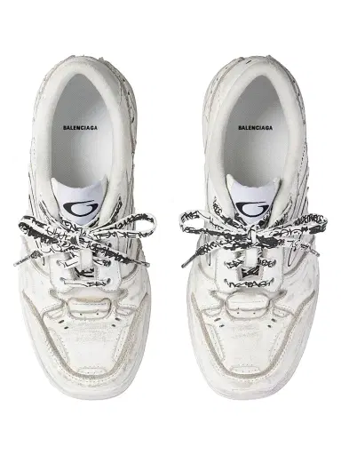 Balenciaga Women's Hamptons Medium Worn-Out Sneakers - White | Thumbnail 4 Balenciaga Women's Hamptons Medium Worn-Out Sneakers - White | Thumbnail 4