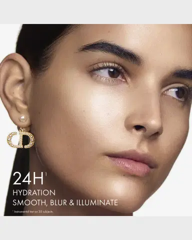 Dior Forever Glow Star Filter Multi-Use Highlighter, Complexion Enhancing Fluid | Thumbnail 3 Dior Forever Glow Star Filter Multi-Use Highlighter, Complexion Enhancing Fluid | Thumbnail 3