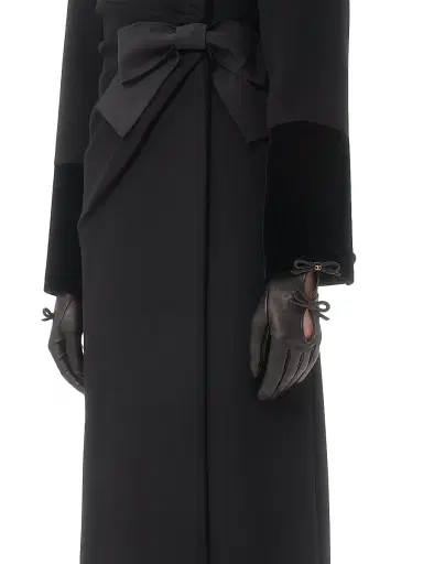 Valentino Garavani Women's Vlogo Signature Nappa Leather Gloves with Bows - Black - Size 7 | Thumbnail 2 Valentino Garavani Women's Vlogo Signature Nappa Leather Gloves with Bows - Black - Size 7 | Thumbnail 2