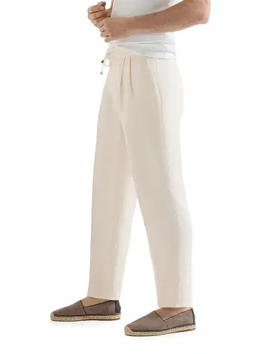 Brunello Cucinelli Men's Linen and Cotton Drill Trousers with Drawstring and Double Pleats | Thumbnail 3 Brunello Cucinelli Men's Linen and Cotton Drill Trousers with Drawstring and Double Pleats | Thumbnail 3