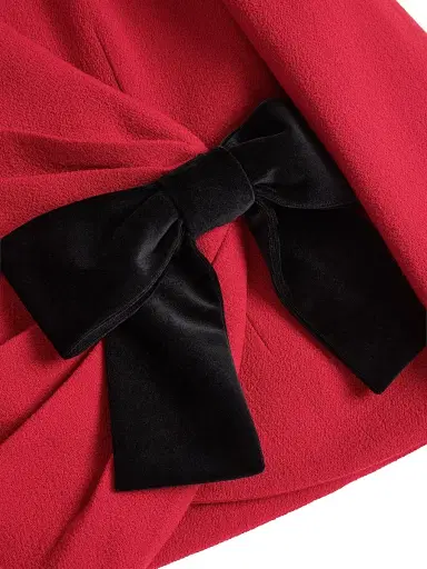 Valentino Garavani Women's Wool Crepe Jacket with Contrasting Bow - Paris Black | Thumbnail 6 Valentino Garavani Women's Wool Crepe Jacket with Contrasting Bow - Paris Black | Thumbnail 6