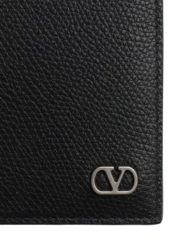 Valentino Garavani Men's VLogo Signature Grainy Calfskin Wallet - Black | Thumbnail 5 Valentino Garavani Men's VLogo Signature Grainy Calfskin Wallet - Black | Thumbnail 5