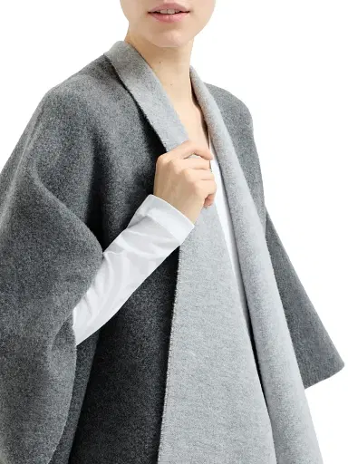 Brunello Cucinelli Women's Wool and Cashmere Reversible Double Knit Poncho Grey | Thumbnail 5 Brunello Cucinelli Women's Wool and Cashmere Reversible Double Knit Poncho Grey | Thumbnail 5