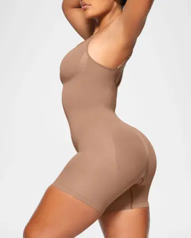 SKIMS Seamless Sculpt Mid-Thigh Bodysuit | Thumbnail 4 SKIMS Seamless Sculpt Mid-Thigh Bodysuit | Thumbnail 4