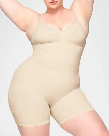 Skims Seamless Sculpt Mid-Thigh Shorts | Thumbnail 2 Skims Seamless Sculpt Mid-Thigh Shorts | Thumbnail 2